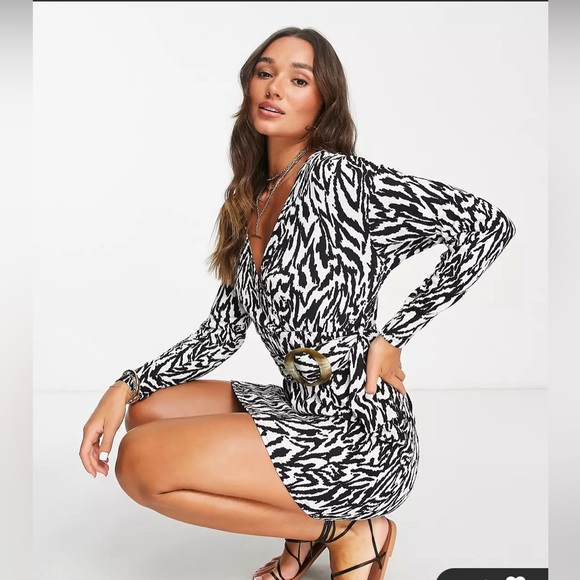 ASOS DESIGN textured long sleeve wrap mini dress NWT size 6 - Picture 2 of 4